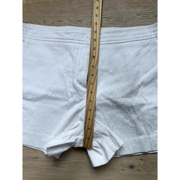 Trina Turk White Shorts Size 14 - Picture 8 of 10